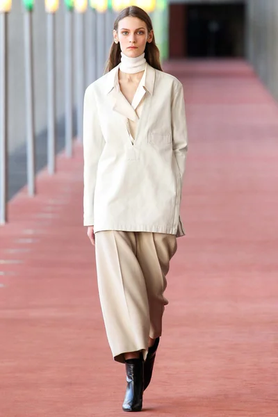 Look 17